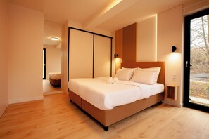 Soundproofing, iron/ironing board, free WiFi