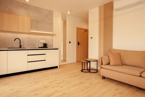 Apartment, 1 Bedroom, Lake View