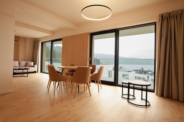 Premium Apartment, 2 Bedrooms, Lake View | Soundproofing, iron/ironing board, free WiFi - Lake View Żywiec Resort & SPA (Tresna)