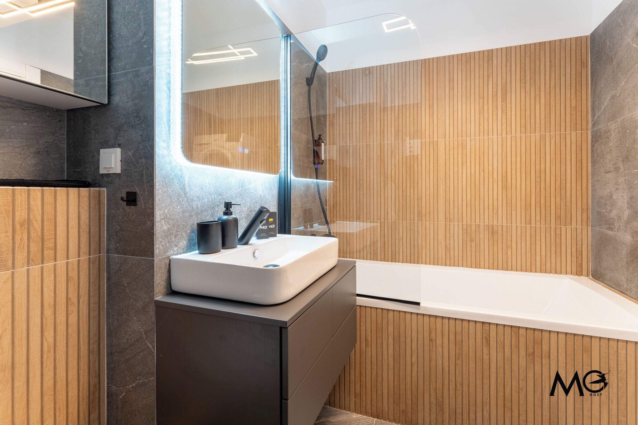 Apartment | Bathroom | Free toiletries, hair dryer, slippers, towels