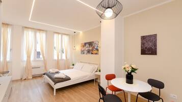 BĂŒgeleisen/BĂŒgelbrett, kostenloses WLAN, BettwĂ€sche