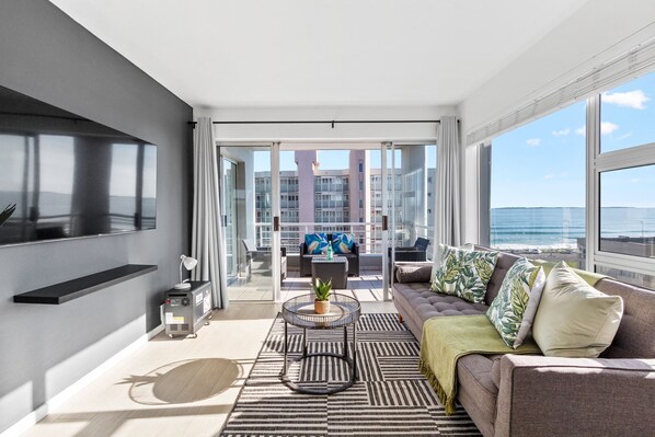 Apartment (2 Bedrooms) | Front of property - Ocean View B503 (Cape Town)