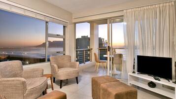 Apartment (2 Bedrooms) | Front of property