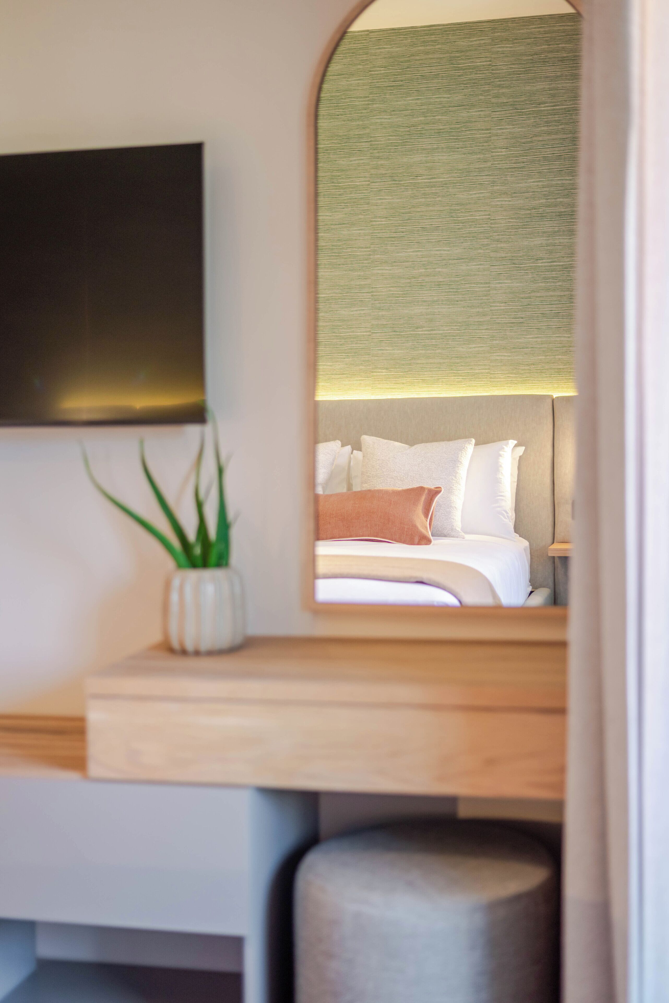 Cofres nos quartos, ferros/tábuas de passar roupa, Wi-Fi de cortesia