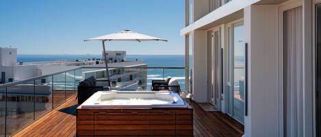 奢華公寓, 2 間臥室, 海景 | 露台/庭院