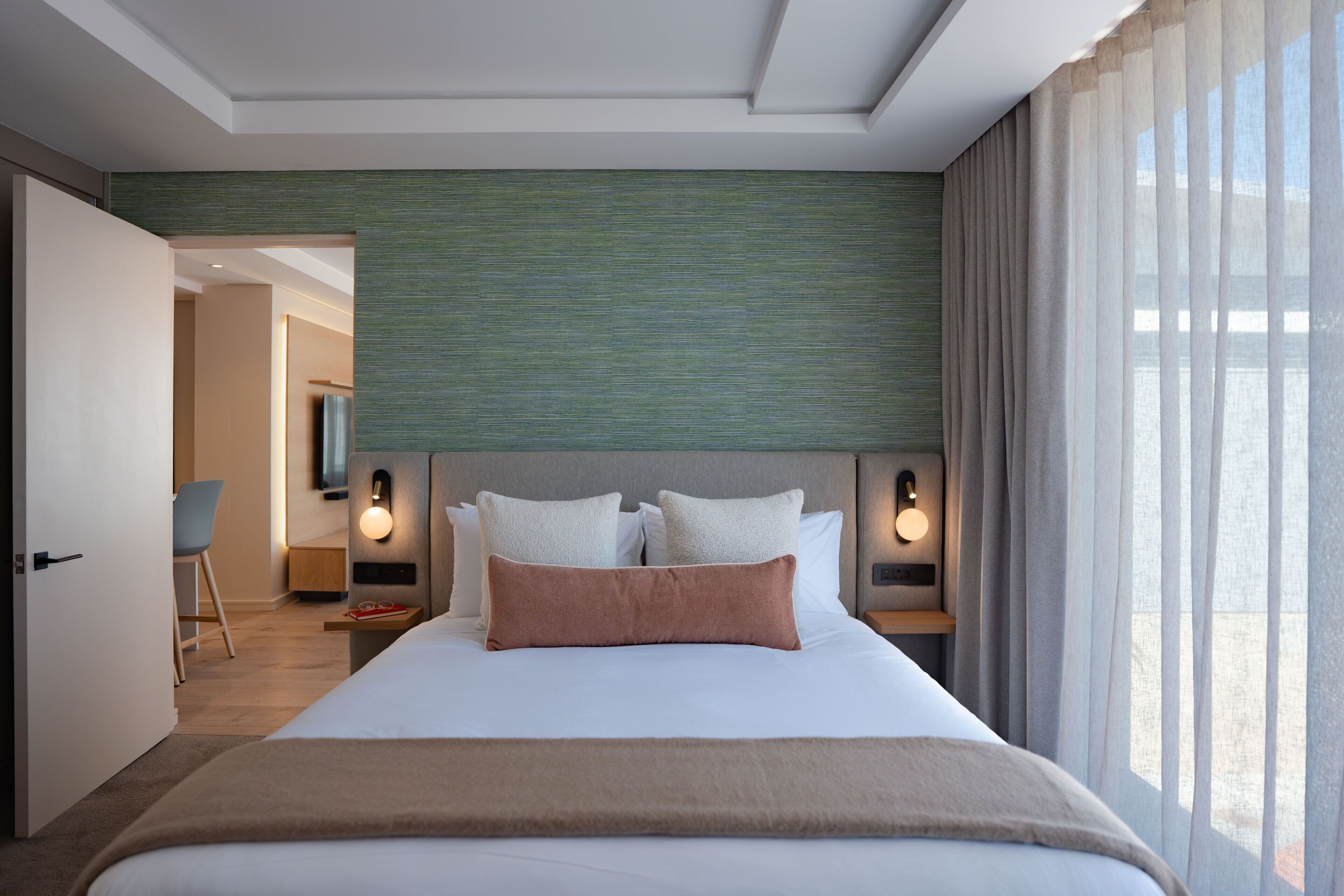 Lägenhet Deluxe - 1 sovrum - balkong | Värdeförvaringsskåp på rummet, strykjärn/strykbräda och gratis wi-fi