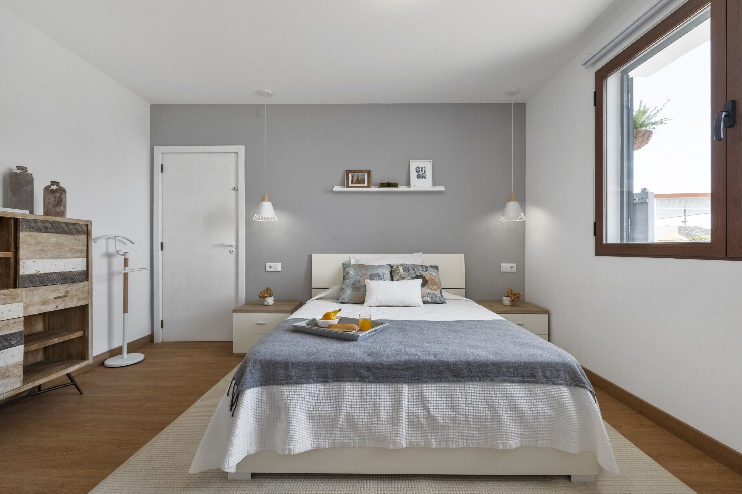 1 slaapkamer, een strijkplank/strijkijzer, gratis wifi, beddengoed