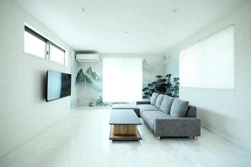 Spacious 81sqm 3BR Private Home in Tokyo
– Sleeps 10, Near Shinjuku & Shibuya