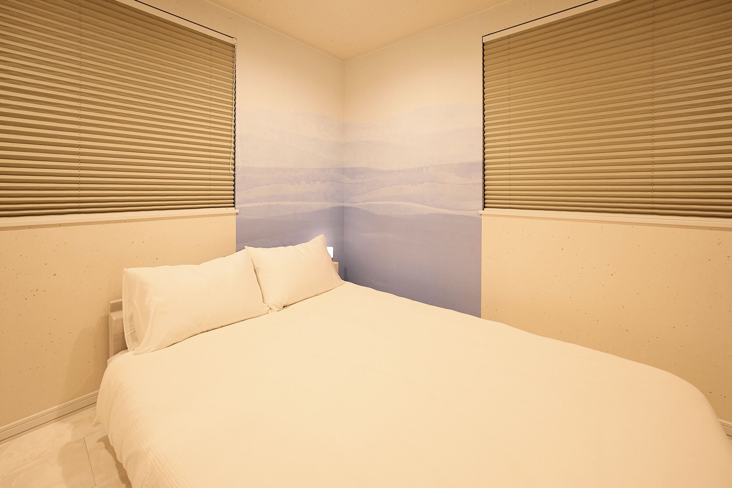 3 室のベッドルーム、デスク、アイロン / アイロン台、旅行用ベビーベッド