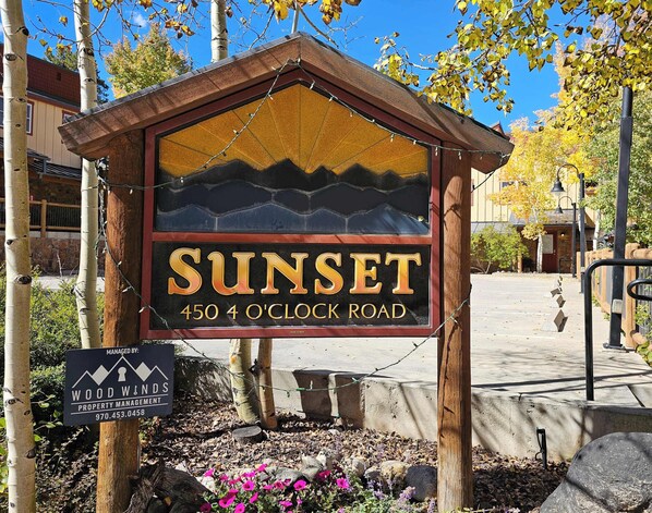 تفاصيل الفندق من الخارج