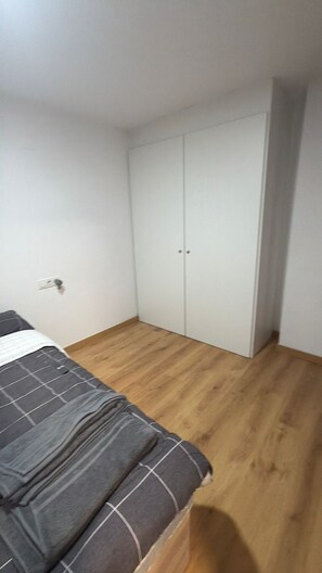 Double Room, Courtyard View | Free WiFi - LatinHouse Sevilla Baner (Seville)