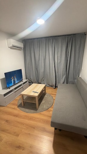 Front of property - LatinHouse Sevilla Baner (Seville)