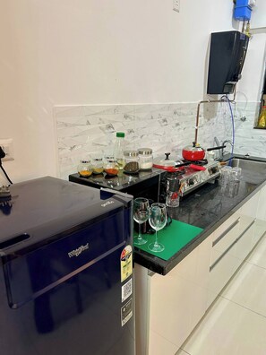 Private kitchen - Ena by StayVio – Amanora Park Town, Hadapsar, Pune (Pune)