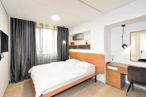 Blackout curtains, iron/ironing board, free WiFi