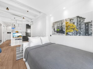 Room - Enjoy B-52 Studio 
Superior studio in the heart of Belgrade-comfort and privacy (Belgrade)