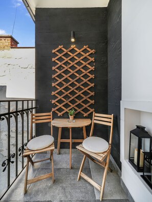 Outdoor dining - Enjoy B-52 Studio 
Superior studio in the heart of Belgrade-comfort and privacy (Belgrade)