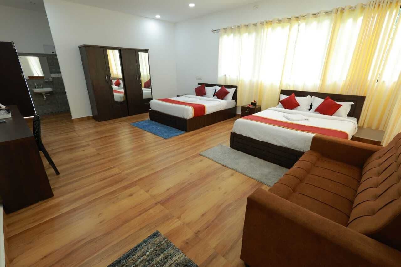 Family Room, Balcony | Free WiFi