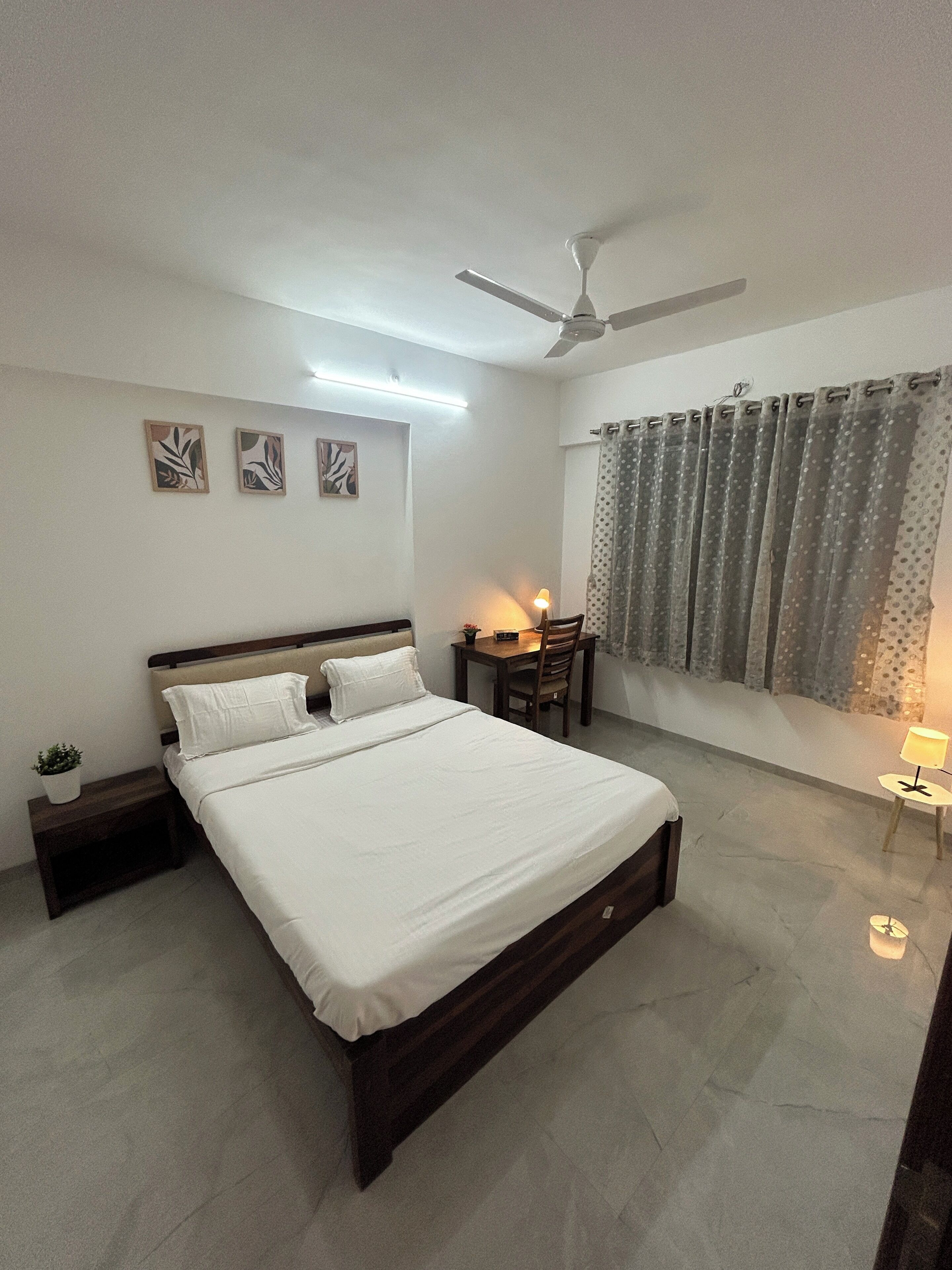 3 bedrooms, iron/ironing board, internet