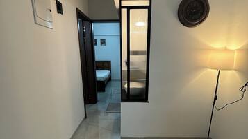 Tabla de planchar con plancha y Internet