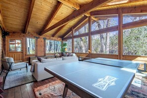 Spielezimmer