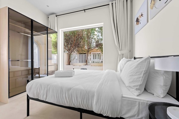 Villa | 5 bedrooms, Internet - Arabian Ranches Villa Sleeps 9 Near Golf Courses (Dubai)