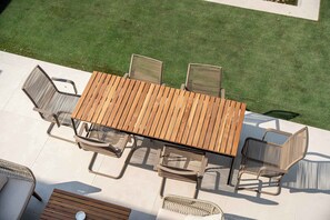 فيلا | 5 عدّة غرف نوم وخدمة الإنترنت