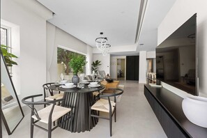 Villa | 5 bedrooms, Internet - Arabian Ranches Villa Sleeps 9 Near Golf Courses (Dubai)