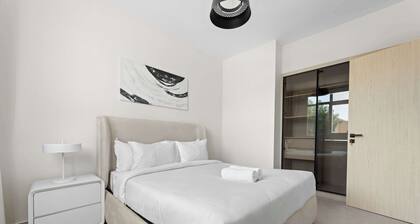 Arabian Ranches Villa Sleeps 9 Near Golf Courses