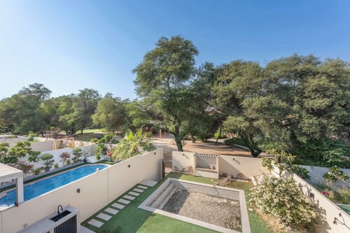 Arabian Ranches Villa Sleeps 9 Near Golf Courses