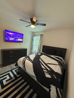 3 chambres, fer et planche à repasser, Wi-Fi, literie fournie