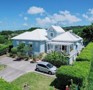 المنشأة من الخارج