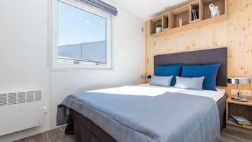 WiFi, bed sheets