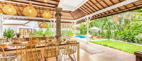 Outdoor dining