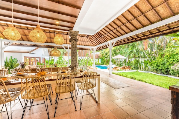 Outdoor dining