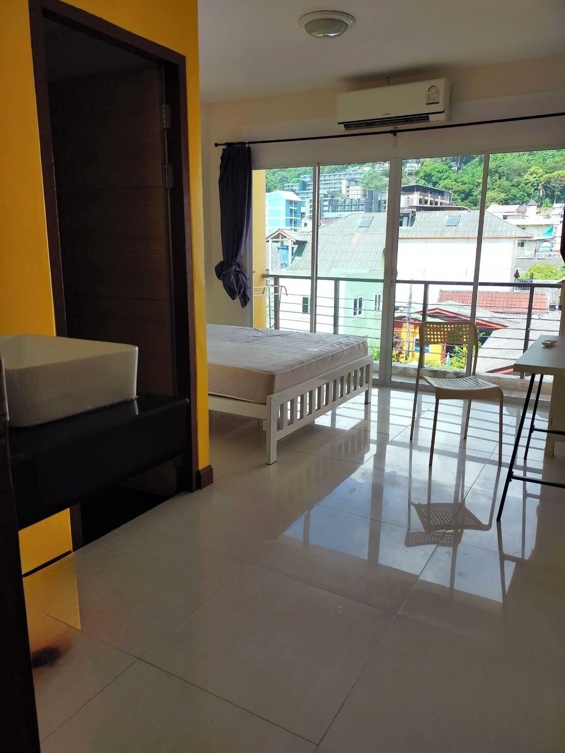 Deluxe Room, Balcony, Mountain View | Desk, laptop workspace, free WiFi, bed sheets