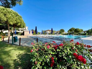 Vila, 1 quarto, sacada, vista para o jardim | Jardim