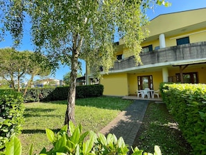 Villa, 1 Bedroom, Balcony, Garden View | Terrace/patio