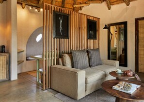 River Suite | Living area