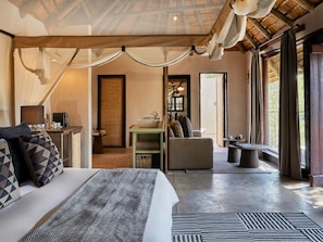 Luxury Suite, 1 King Bed, Non Smoking, Garden View | In-room safe, blackout drapes, iron/ironing board, free WiFi