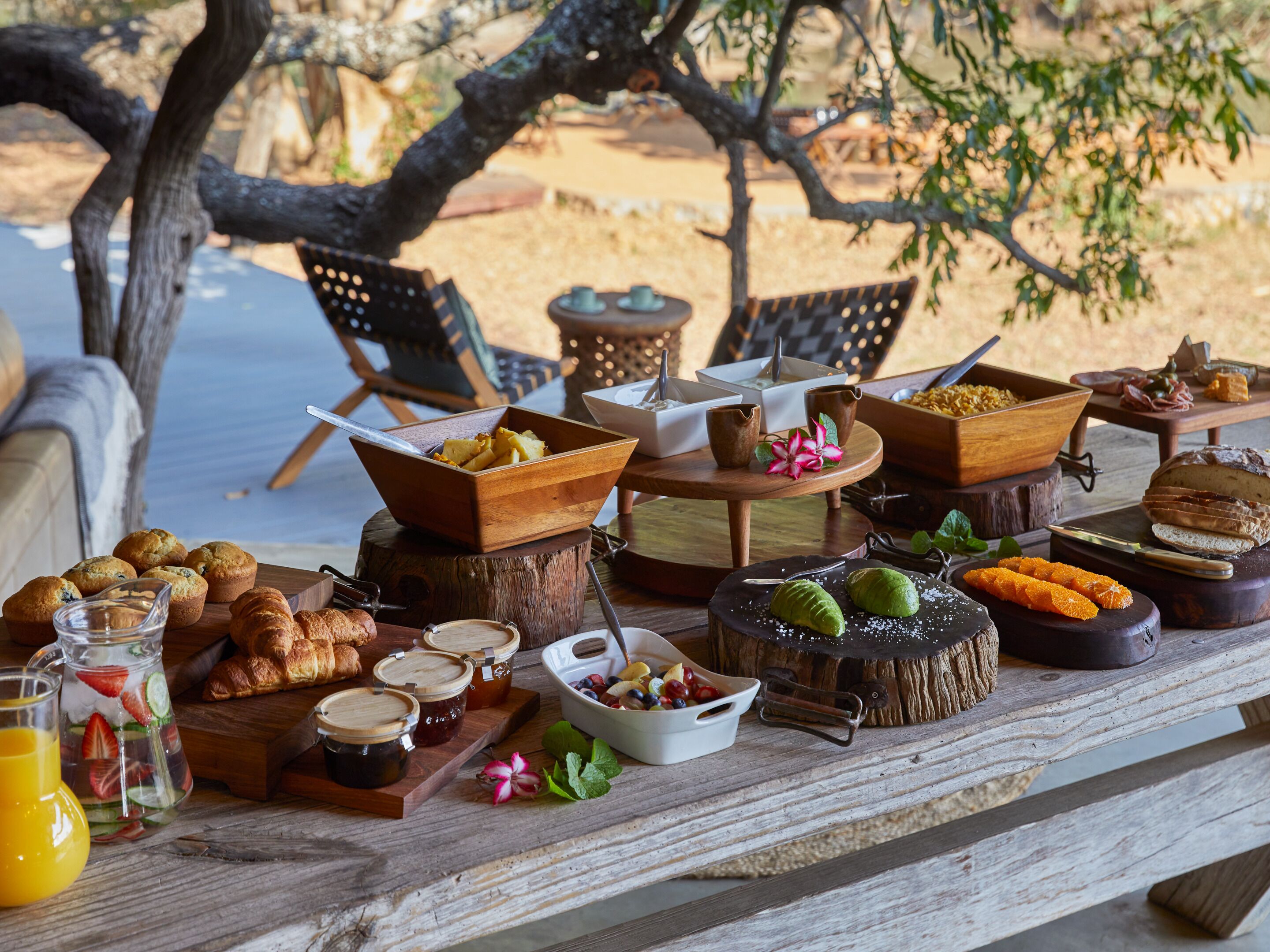 Free daily English breakfast