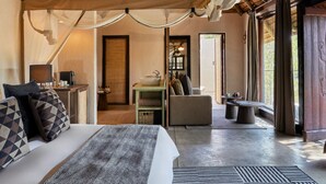 River Suite | Bathroom - Toro River by Newmark (Makalali Game Reserve)
