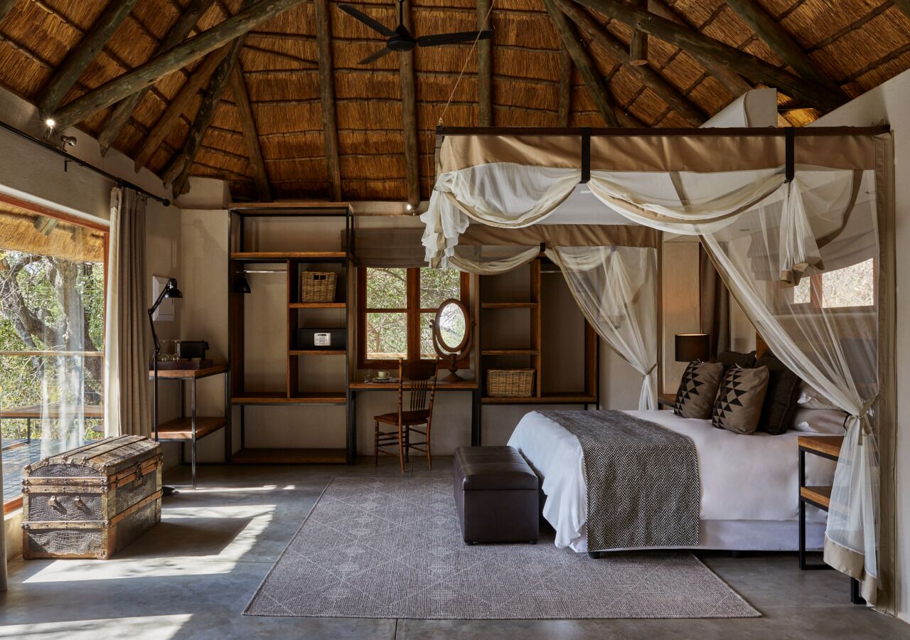 奢华套房 | 客房内保险箱、遮光窗帘、熨斗/熨衣板、免费 WiFi