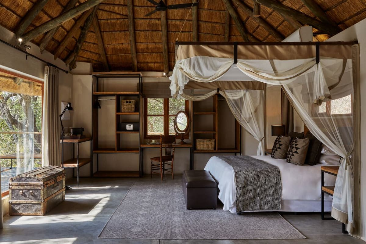 Suite Luxe | Coffres-forts dans les chambres, rideaux occultants