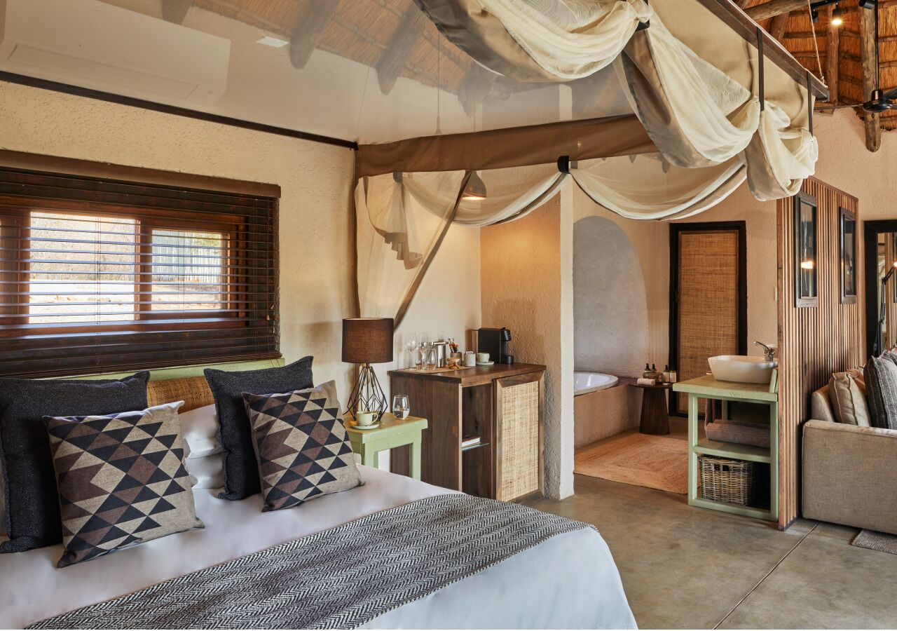 River Suite | 客房内保险箱、遮光窗帘、熨斗/熨衣板、免费 WiFi