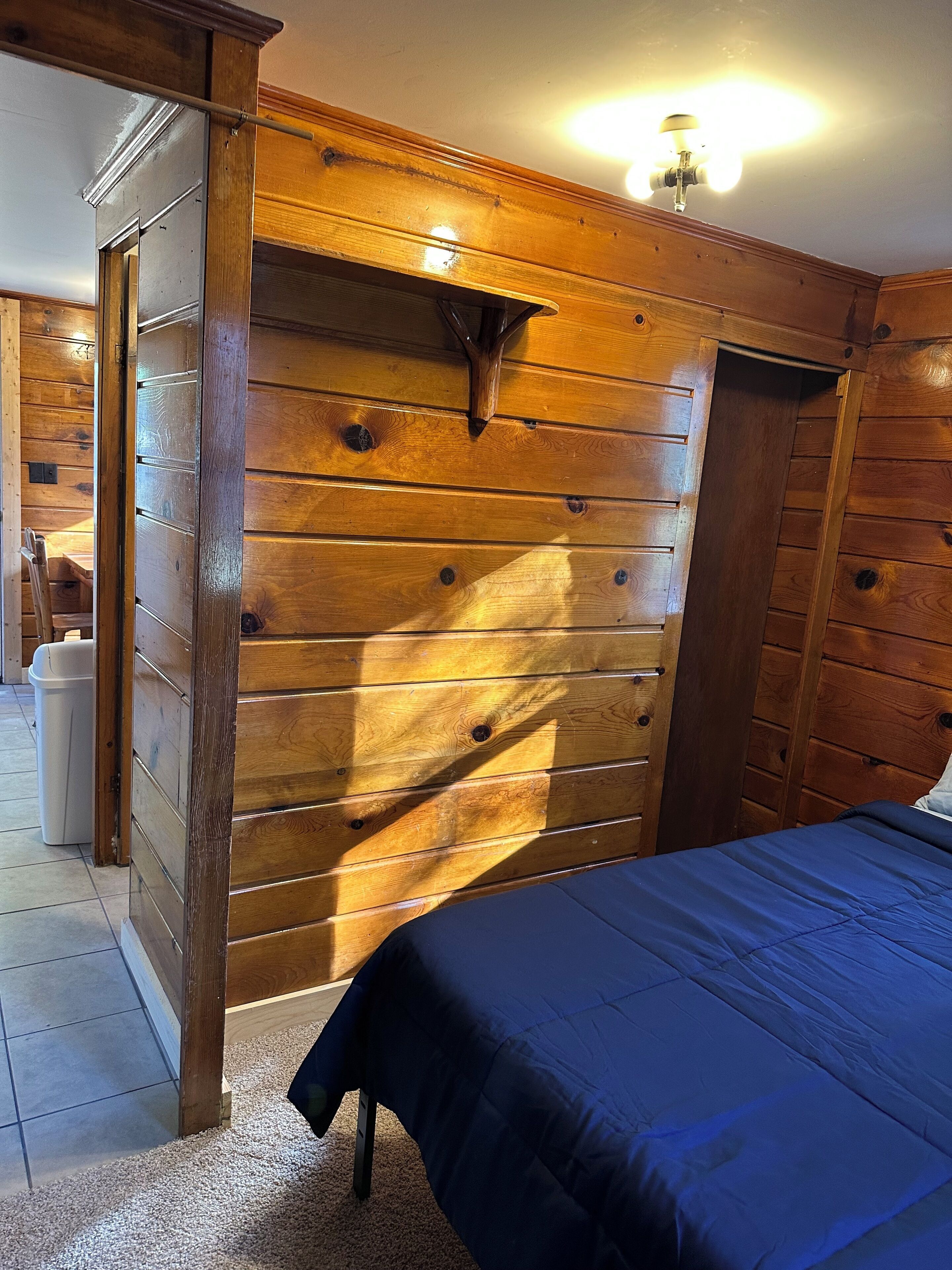 2 多间卧室、免费 WiFi、床单