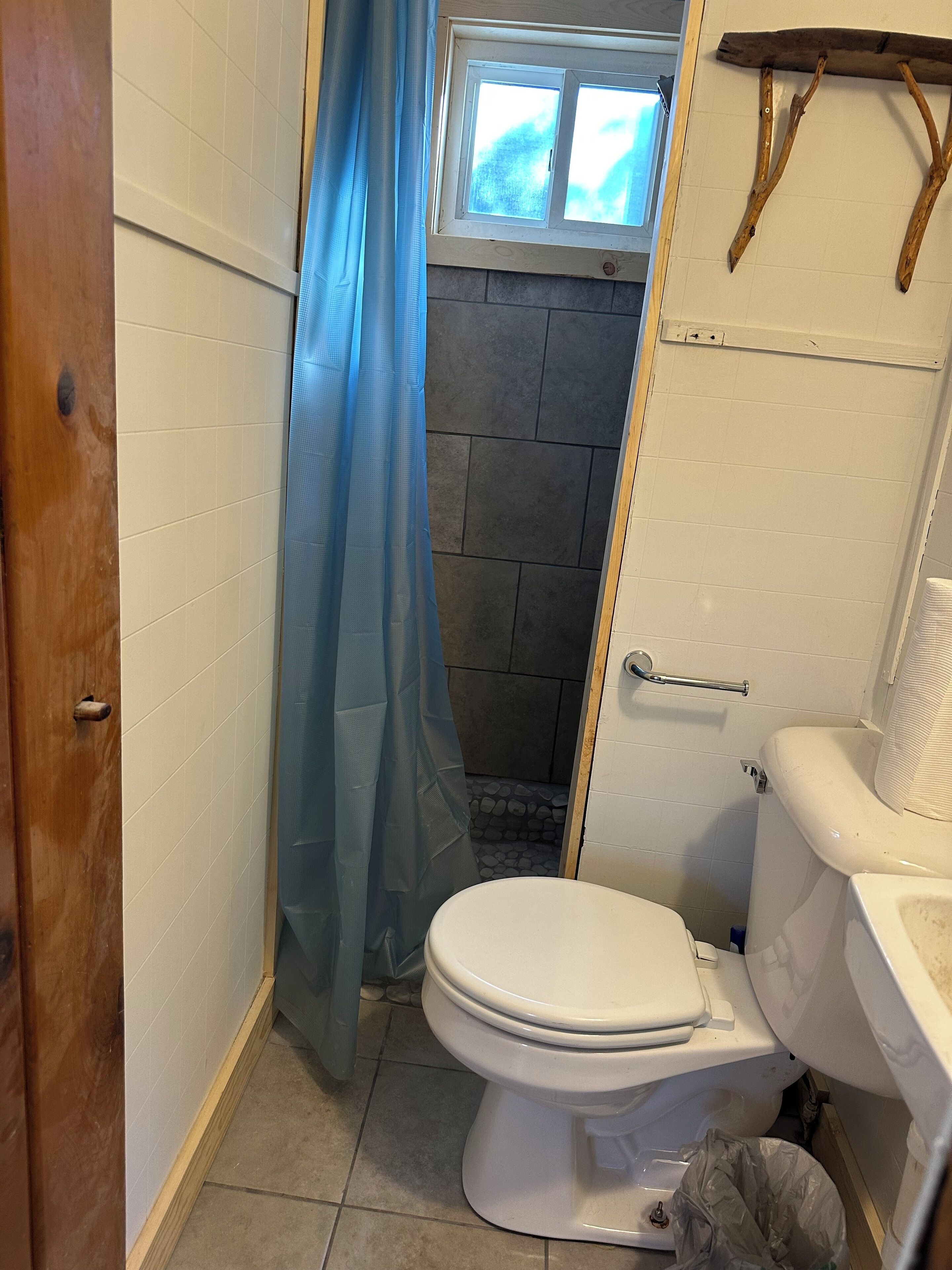 Bruser, håndklæder, Toiletpapir