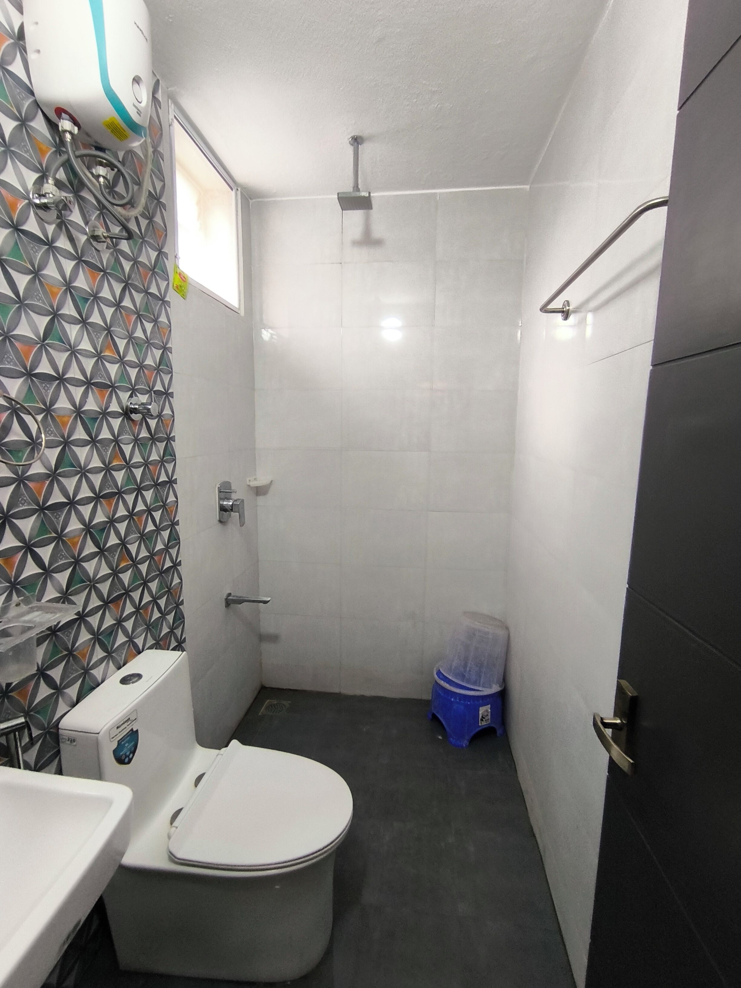 Artículos de tocador gratuitos, jabón, shampoo, papel higiénico