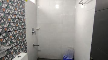 Standard Double Room | Bathroom