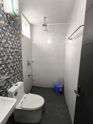 Standard-Doppelzimmer | Badezimmer