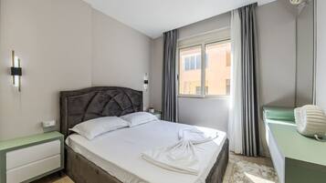 2 bedrooms, iron/ironing board, WiFi, bed sheets